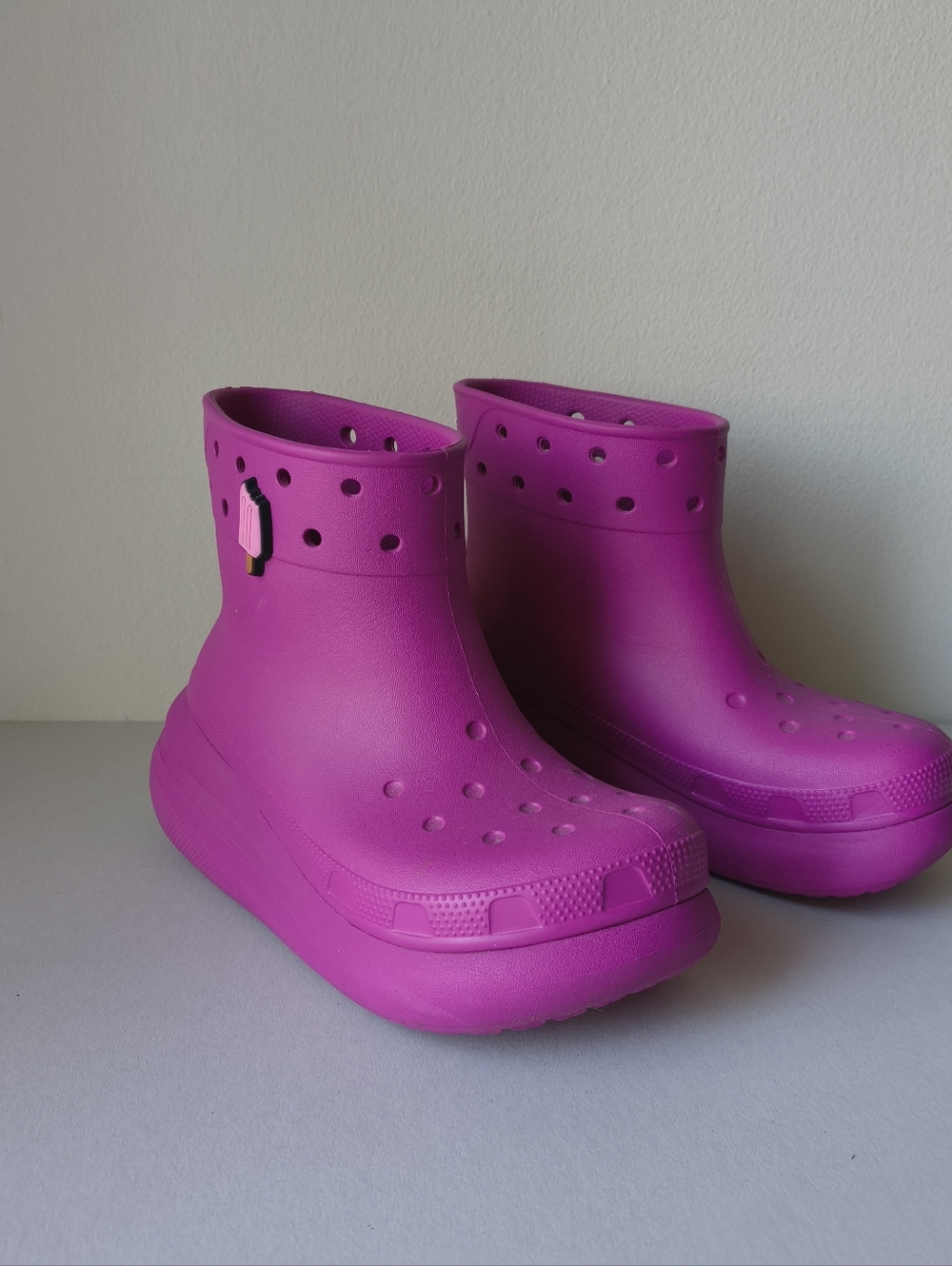 Crocs Classic Crush Boot - Fuchsia Pink Platform Ankle Rain Boots - Size 6